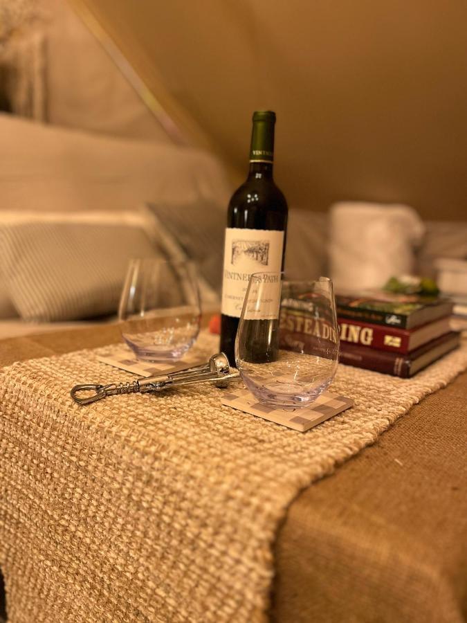 Shenandoah Valley Glamping - Amazing Views - Farm Edinburg Bagian luar foto